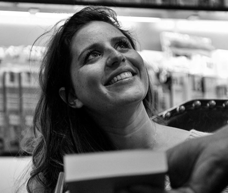 Wie is de vriend van onderzoekster Ronit Palache